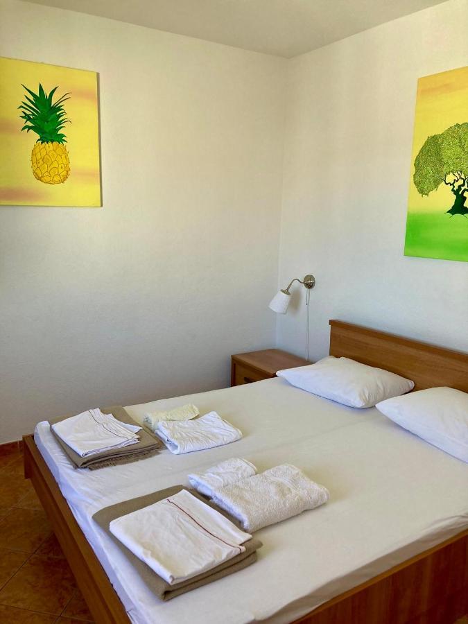 Rooms Vinka Tudor Хвар Экстерьер фото